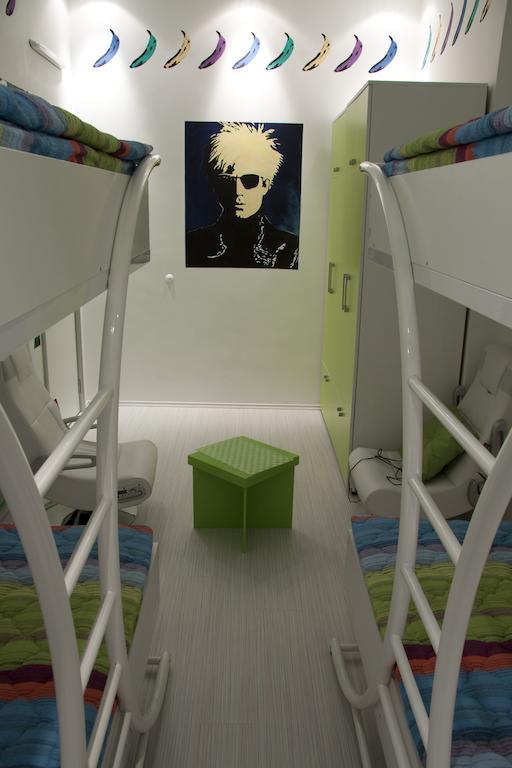 Pop Art Hostel Belgrád Szoba fotó